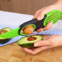 Gadget de cuisine multifonctionnel : Coupe-avocat en plastique, couteau à dénoyaouter et outil de découpe pour fruits et légumes