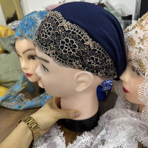 En <span class=keywords><strong>gros</strong></span> : Foulards, châles, sous-foulards, hijabs intérieurs, turbans, bonnets et casquettes musulmanes en voile jersey, à motifs floraux et ethniques, avec paillettes et dentelle - Product Image 1