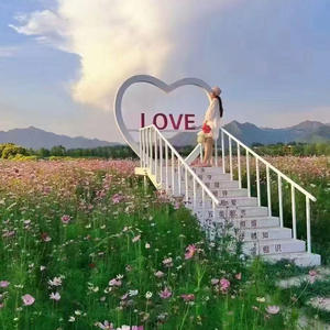 Decorazione a Forma di Chitarra per Parchi Divertimento, Aree Spiaggia e Luoghi Panoramici, Stile Musicale e d'Intrattenimento - Product Image 4