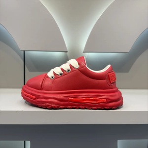 รองเท้าผ้าใบลำลองผู้ชาย ดีไซน์เนอร์ หนังไมโครไฟเบอร์ ระบายอากาศได้ดี พื้น EVA แบบแบน เพิ่มความสูง แฟชั่นทันสมัย - Product Image 2