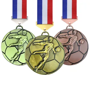 LY futbol madalya fabrika nokta kaynağı toptan özelleştirilmiş yarış madalyası tuşları altın kazınmış 3D spor futbol madalya