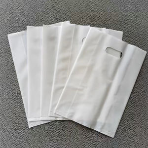 Bolsa de transporte reutilizable de embalaje minorista de boutique personalizada Bolsas de compras de plástico con asa troquelada con logotipos - Product Image 2