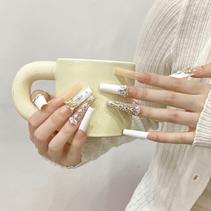Ongles faits main extra longs carrés, design papillon en cristal AB de luxe, strass français blanc laiteux, pour fête nuptiale glamour - Product Image 3