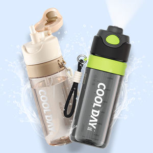 780ml kullanımlık Bpa ücretsiz Tritan içecek plastik açık seyahat spor spor taşınabilir sis sprey su şişesi pipetli bardak - Product Image 1