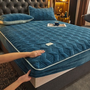 Super Soft Wholesale Home Decorative Design Full Size Cheap Mattress Protector Bed Sheets Set Luxury
