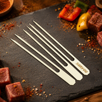 Brochettes jetables en bambou en gros pour barbecue au charbon de bois, outils de cuisine pour fêtes, camping en plein air, logo personnalisé, haute qualité