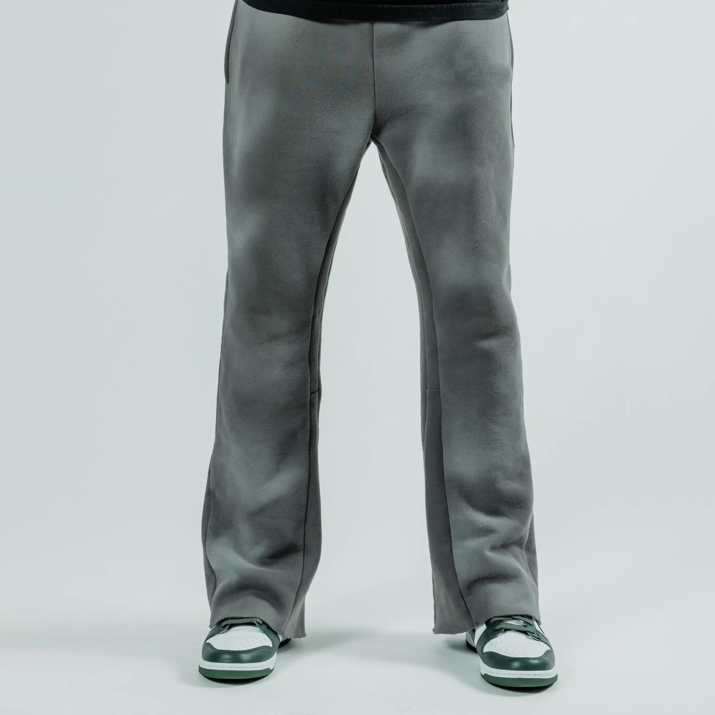 Oem özel Logo yıkanmış pantolon yüksek kaliteli Streetwear Jogger erkekler Vintage pamuk taş yıkama Flared Sweatpants ile dize