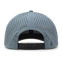 Casquette de golf de performance en gros, avec logo personnalisé en patch de caoutchouc, casquette de baseball à 5 panneaux avec trous découpés au laser, casquette trucker perforée avec cordon