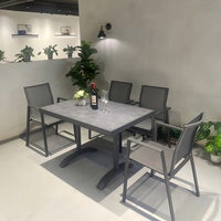 Ensemble de salle à manger d'extérieur moderne en aluminium, table et chaises pour cour, hôtel, villa
