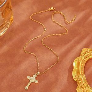 Collana a catena dorata a maglie grandi a forma di O, cava, di alta gamma, di nicchia, da donna, con <span class=keywords><strong>croce</strong></span> gotica retrò, stile europeo-americano, di tendenza - Product Image 4