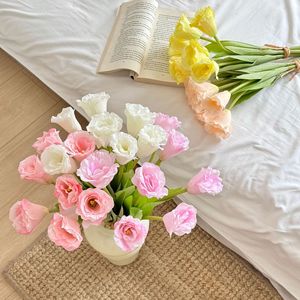 Ramo de Flores Artificiales de Lisianthus de Seda, Alta Simulación, Decoración para Bodas y Hogar - Product Image 4