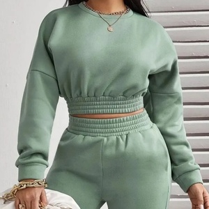 ชุดเซ็ตเสื้อครอปฮู้ดดี้และกางเกงขายาวสำหรับผู้หญิง พิมพ์โลโก้ได้ คุณภาพสูง สีพื้น ผ้าหนา ชุดวอร์มสำหรับวิ่งออกกำลังกาย - Product Image 3