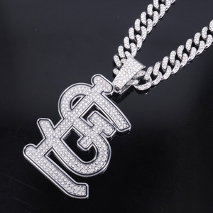 สร้อยคอคิวบันลิงค์ชุบเงินและทองคำขาวสำหรับผู้ชายแบบหรูหรา ประดับคริสตัลเต็มเส้น พร้อมจี้รูปถ้วยรางวัลเบสบอล - Product Image 2