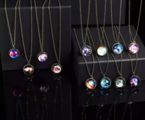 Collar con colgante Vintage de doble cara luminoso de nebulosa de galaxia cósmica creativa de nuevo estilo de moda euroamericana - Product Image 5