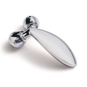 Rouleau de massage facial magnétique Y-Shape 3D en argent, fin, raffermissant et étanche, pour vente en gros - Product Image 2