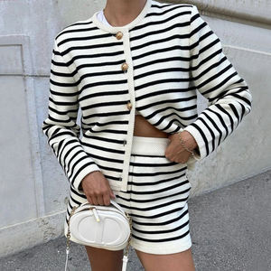 Completo Donna Moda <span class=keywords><strong>Cardigan</strong></span> con Stampa Zebrata e Shorts a Vita Alta con Patchwork Set in Maglia a Righe 2 Pezzi - Product Image 1