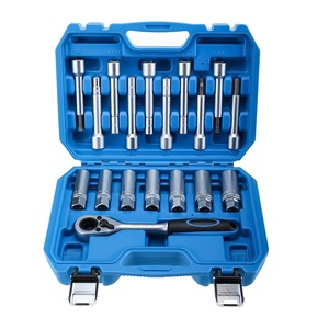 Kit d'outil de démontage d'écrou de jambe de force de suspension de moyeu de direction d'entraînement de 18 pièces 1/2 comprenant une clé à cliquet - Product Image 2