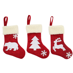 Bas de noël rouge directement à prix d'usine, chaussettes de flocons de neige, décoration avec manchette en fourrure, ours et renne, 5 pièces - Product Image 1