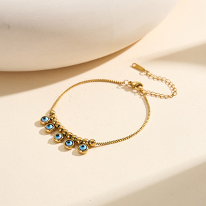 Pulsera de acero inoxidable con baño de oro de 18 quilates y ojo azul, ideal para el uso diario de la mujer, con acabado PVD, perfecta para cumpleaños. - Product Image 6
