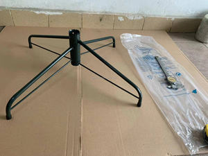 2023 nuovo Design esterno esterno Multi dimensioni tre viti nero <span class=keywords><strong>albero</strong></span> di natale supporto in metallo - Product Image 5