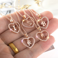2023 nueva llegada personalizado corazón inicial diamantes de imitación cristal nombre gargantilla colgante collar cadena de eslabones de moda para aniversario