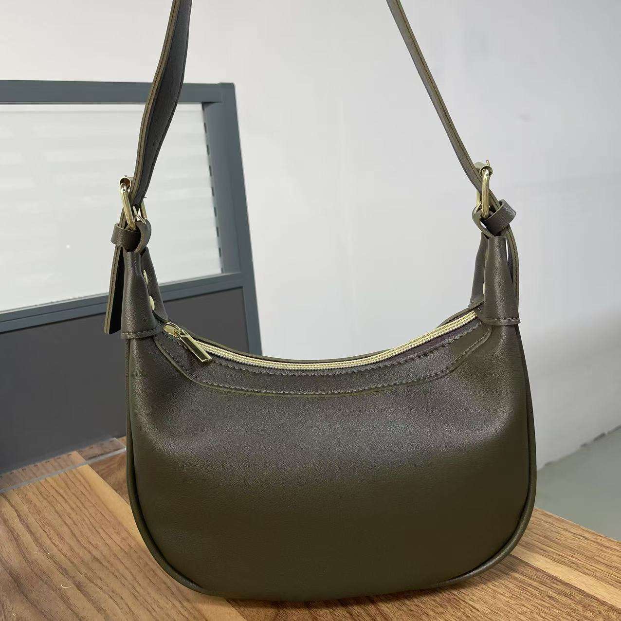 สีเขียว