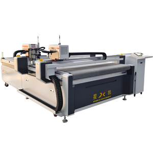 Máquina de <span class=keywords><strong>Corte</strong></span> de Cuero CNC Automática de Alta Velocidad con Adsorción al Vacío para Bolsas de Viaje e Interiores de Automóviles - Product Image 1