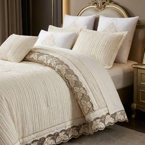 Parure de lit de luxe brodée plissée, garniture en dentelle, élégante, ivoire, avec couvre-lit <span class=keywords><strong>à</strong></span> volants, couette en microfibre, 200TC, directement de l'usine - Product Image 1