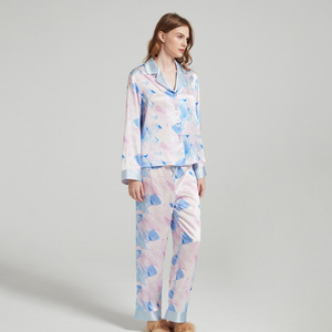 Pijama de seda manga larga estampado acuarela diseño personalizado conjunto Paj satén para mujer - Product Image 5