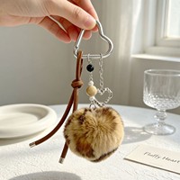 En gros, Porte-clés mignon en peluche léopard, Breloque de sac en similicuir avec pompon, Pendentif cœur en perle, Accessoire de bijouterie d'hiver