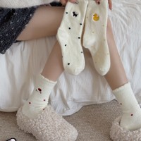 Chaussettes en velours australien blanc en dentelle, épaisses et respirantes, avec broderie de dessin animé mignon, pour l'automne et l'hiver, vente en gros