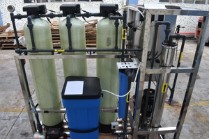 Tour de refroidissement du système <span class=keywords><strong>d</strong></span>'<span class=keywords><strong>eau</strong></span> 250lph RO, machine de traitement recyclé, filtre <span class=keywords><strong>à</strong></span> charbon multimédia avec générateur <span class=keywords><strong>d</strong></span>'ozone, prix de vente - Product Image 2