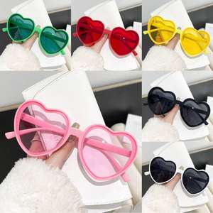 Nuevas Gafas de Sol con Forma de Corazón, Montura Completa de PC, Protección UV 100%, Espejo Decorativo, Primavera 2026 - Product Image 4