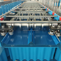 Machine de profilage de tôles de toiture et de profilés à joint debout autobloquants, pour la formage de tuiles en acier coloré, avec composants à engrenages