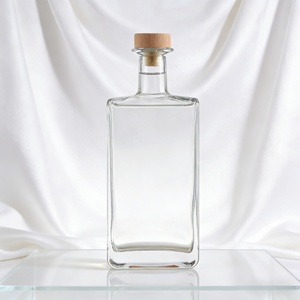 Botellas de Vidrio Flint Personalizadas de 500 ml y 750 ml con Sello Dorado para Vodka, Whisky, Brandy y Otras Bebidas Espirituosas para Discotecas, Bares y Casinos - Product Image 1