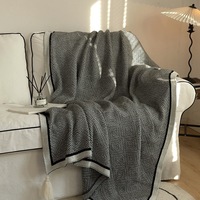 Nordic Simple und High-End gestreifte gestrickte Schlafs ofa Büro decken