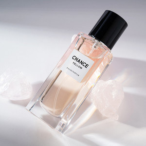 Perfume ODDIS Nuevo Clásico Eterno 50ml Floral Y Afrutado Romántico Elegante Para Mujer - Product Image 3