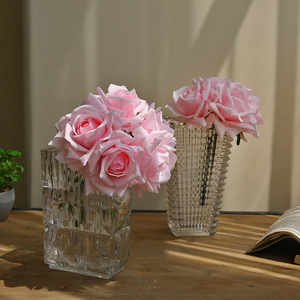 Rose artificielle à 5 tiges avec effet hydratant au toucher, idéale pour bouquet de mariage et décoration intérieure - Product Image 5