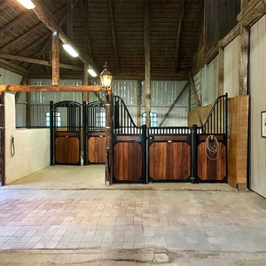 Fronts de stalle de cheval de prix usine avec la finition enduite de poudre 3.6m de large pour l'arène d'équitation professionnelle et la grange de ranch - Product Image 1