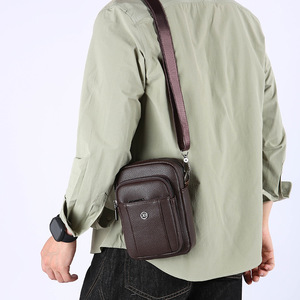 Sac bandoulière léger et imperméable en PU pour homme, sac décontracté à porter en travers du corps pour les affaires et les voyages, toutes saisons - Product Image 3