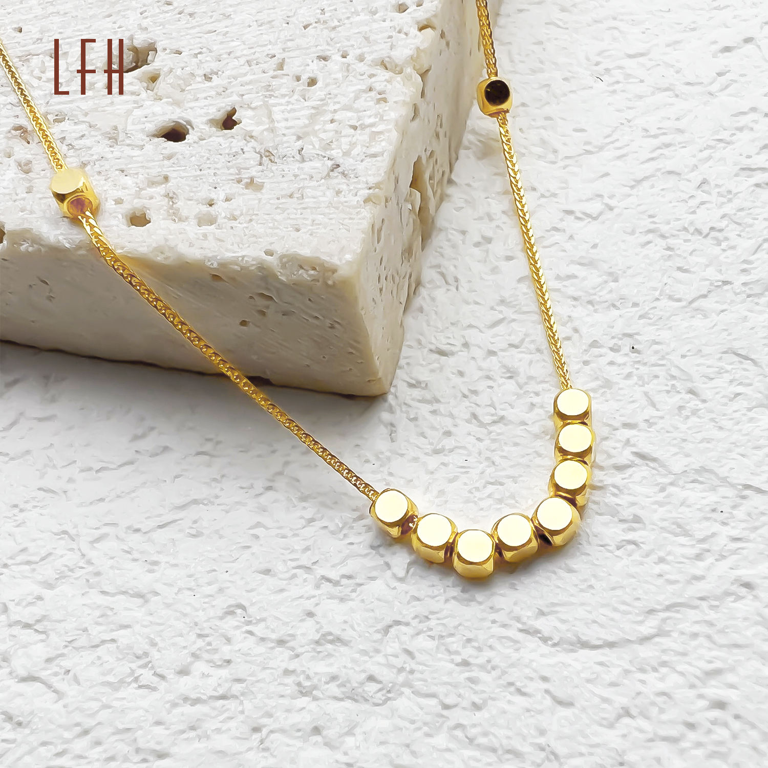 สีเหลืองทอง