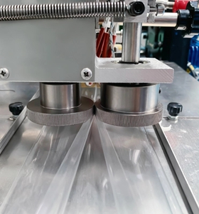 Ngang Hình Thức Điền Con Dấu Gối Cookie Wafer Biscuit Mini Máy Đóng Gói Cho Dòng Chảy Gói Mô Tã Giá của Máy Đóng Gói - Product Image 4