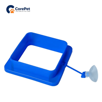 Distributeur de nourriture flottant pour poissons à ventouse, en plastique, design rectangulaire moderne, emballage en boîte pour une alimentation précise et un environnement de réservoir propre