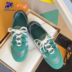 Chaussures de sport pour femmes de marque de luxe, style classique, baskets décontractées en cuir, ballerines plates à lacets pour la marche et la course - Product Image 1