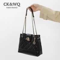 Sac fourre-tout matelassé spacieux en PU pour femme, style trois tons, avec bandoulière chaîne, doublure en polyester, idéal pour le printemps