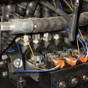 <span class=keywords><strong>10</strong></span>吨全回转臂式小型履带式起重机蜘蛛式起重机 - Product Image 6