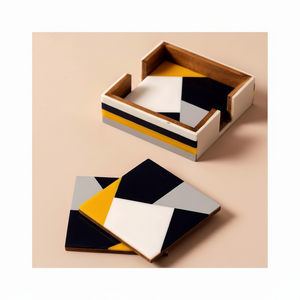 Ensemble de sous-verres en bois de forme carrée avec support Ensemble de sous-verres en verre de forme carrée faite à la main par Home Arts - Product Image 1