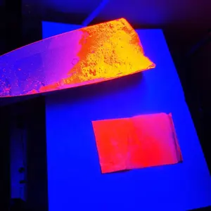 Sản xuất 365nm UV vô hình sắc tố màu đỏ màu xanh màu xanh lá cây chống hàng giả sắc tố vô hình UV huỳnh quang sắc tố