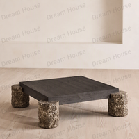 Table basse carrée Wabi Sabi Dream Home avec plateau en bois brûlé, pieds cylindriques en marbre brut, table de salon rustique
