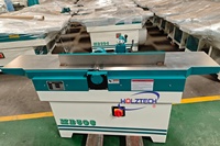 Machine à raboter et à profiler le bois pour une menuiserie de haute précision